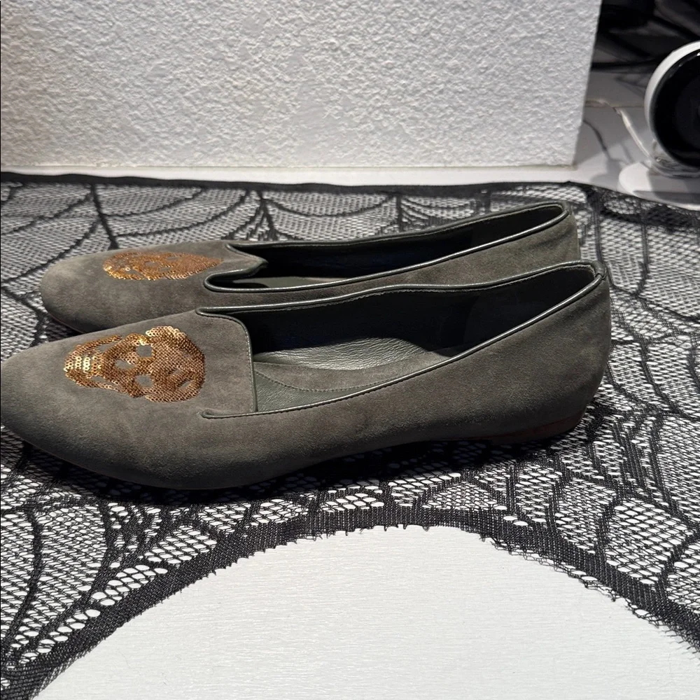 Alexander McQueen Olive Green Suede Loafers with Bronze Sequin Skull - Picture 7 of 10